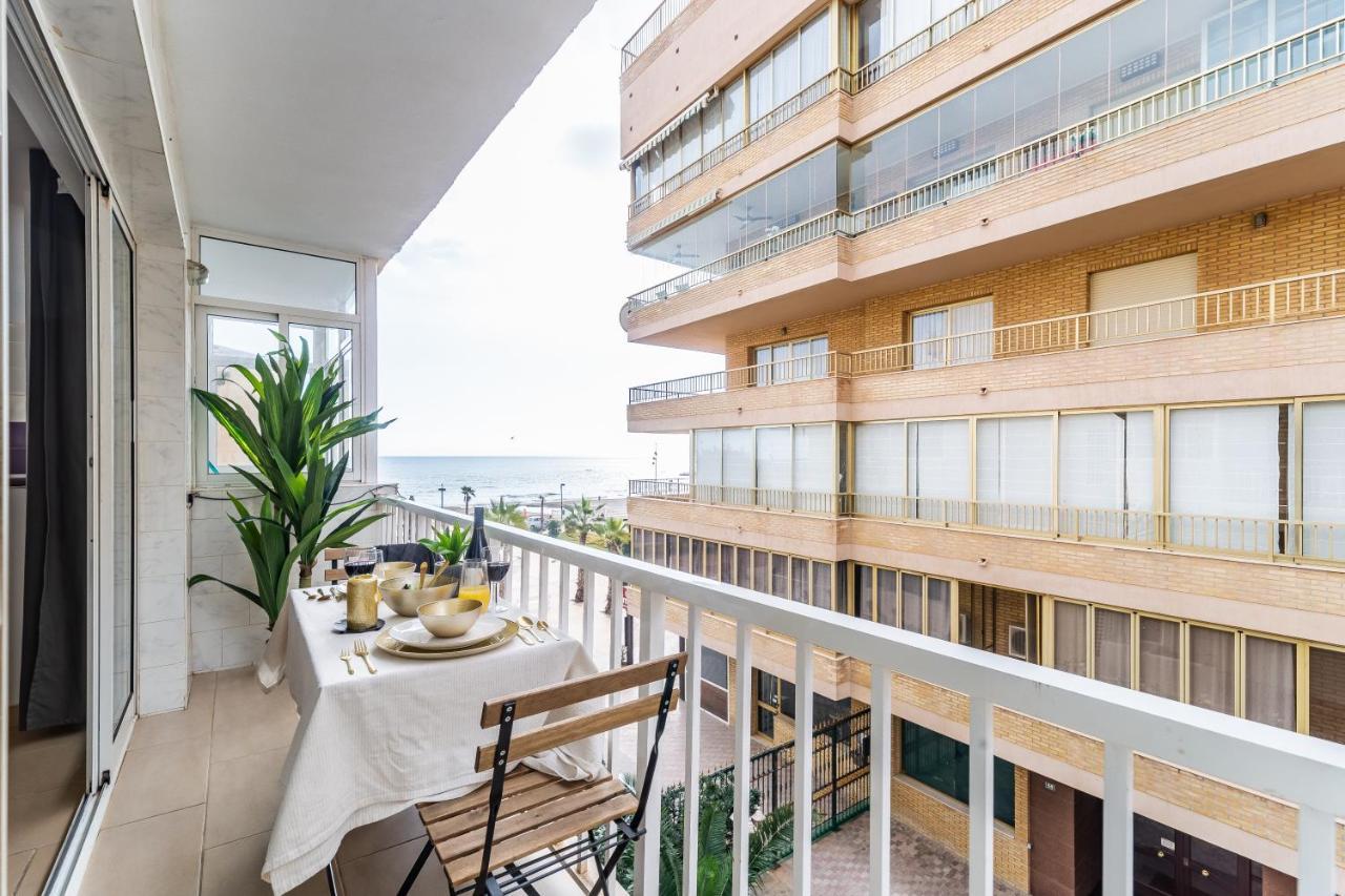 Fuengirola Paseo Maritimo Deluxe Apartment By The Beach ภายนอก รูปภาพ